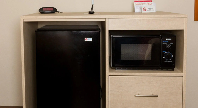 Четырёхместный номер Deluxe Red Roof Inn & Suites Pigeon Forge Parkway