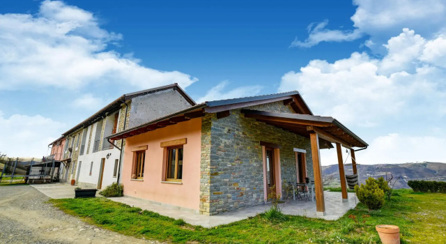 Scenic Retreat in Vesime Hills, Reservar Casa de férias Casas de campo em Vesime, Casa de campo / Cottage