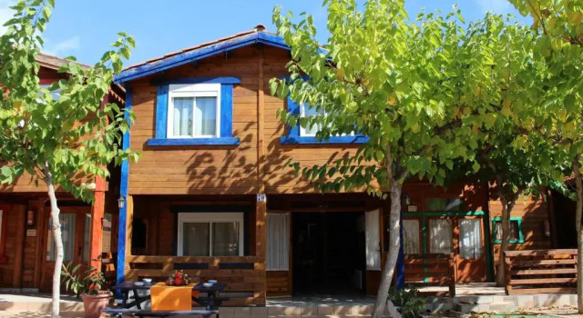 Бунгало с 4 комнатами Camping & Bungalows Oasis
