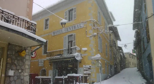 Hotel Central, Rezerwuj Hotel Saint-Pierre-d'Albigny Savoie