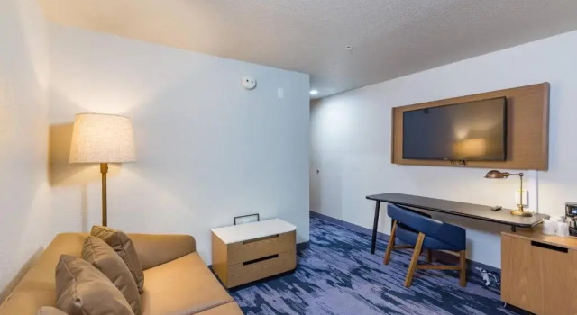 Люкс Fairfield Inn and Suites by Marriott Tampa North