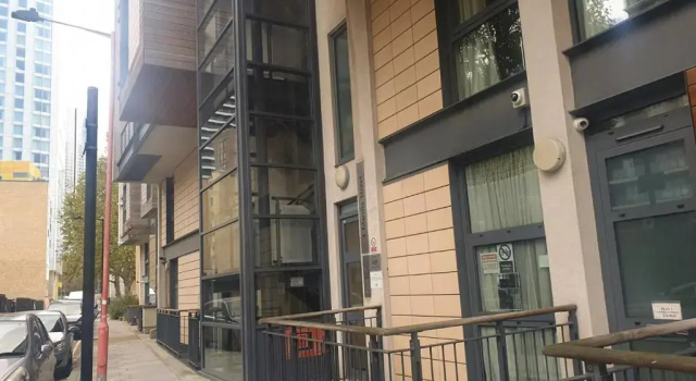 Апартаменты 80s RETRO 1 Bedroom Serviced Apartment Canary Wharf Perfect for Corporate Business Families & Leisure Guests