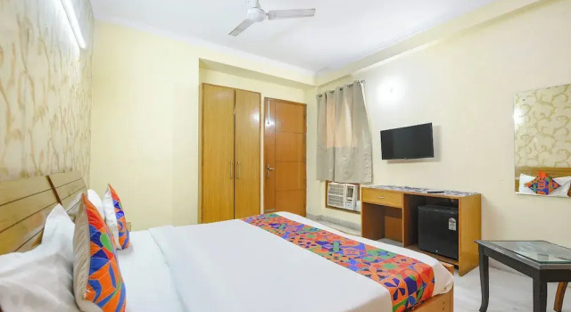 FabHotel Vagmi- 900m from Sikanderpur Metro Station Gurgaon