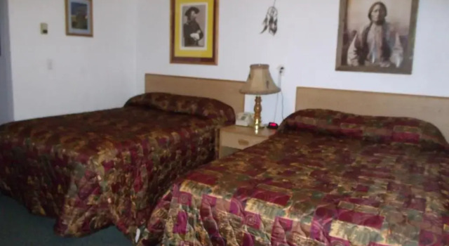 Четырёхместный номер Standard Antler Motel