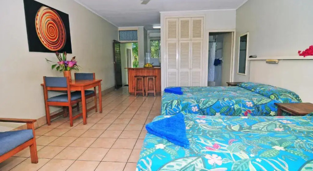 Студия Цокольный этаж с балконом Coral Motel & Apartments