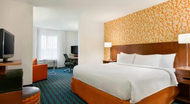 Четырёхместная студия Fairfield Inn & Suites by Marriott Smithfield