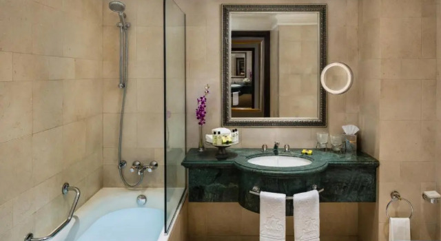 Двухместный номер Standard InterContinental Phoenicia Beirut by IHG