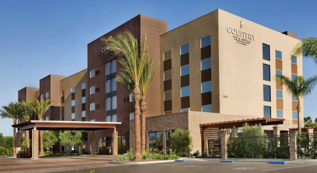 SunCoast Hotel Anaheim, Tapestry Collection by Hilton, Забронировать Отель Анахайм Disneyland California, рядом с Курорт Disneyland® Resort