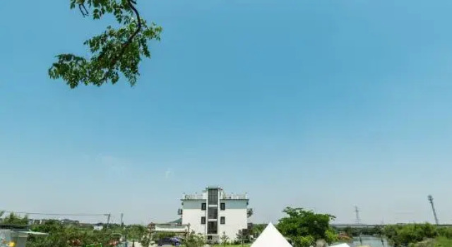 Deqing Three Mu Three Fen Land Homestay, Prenota Hotel Hotel a Deqing con piscina, Piscina