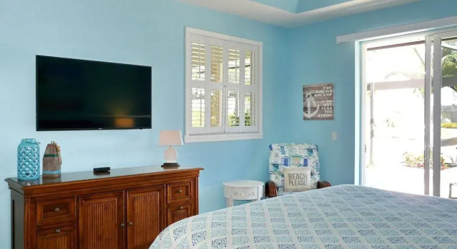 701 Kendall Drive, Забронировать Отель Отели Марко-Айленд с парковкой, рядом с City of Marco Island Racquet Center, Парковка