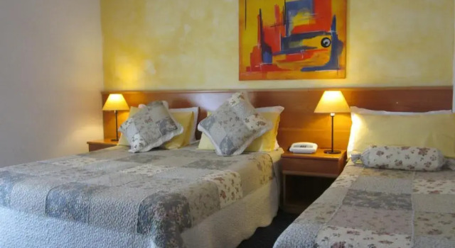 Трёхместный номер Standard с балконом Hotel Marina