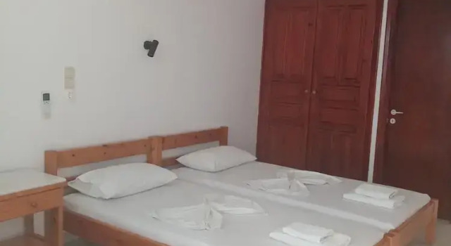 Трёхместный номер Standard с балконом Nikolas Naousa Guesthouse