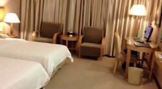 Intercontinental Business Hotel (Zhanjiang City Plaza Affiliated Hospital store), Boek Hotel Hotels in Guangdong met parkeren, Parkeren