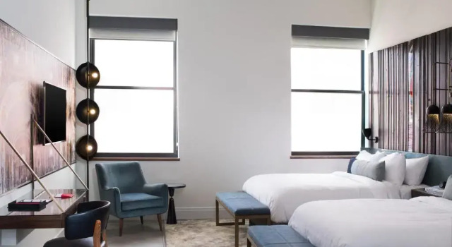 Четырёхместный номер Standard Detroit Foundation Hotel