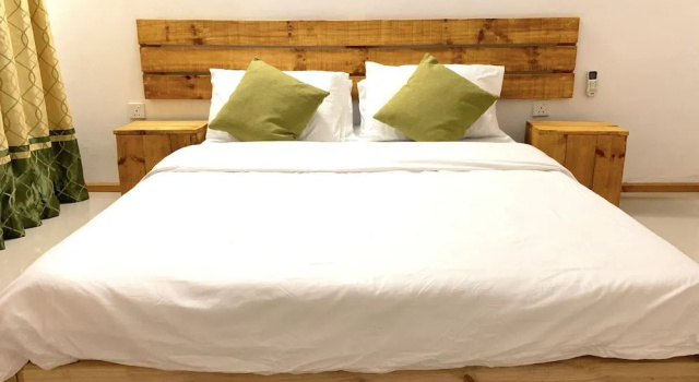 White Tern Maldives, Buchen Sie Hotel Dhidhdhoo 