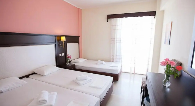 Трёхместный номер Standard Hotel Kanali
