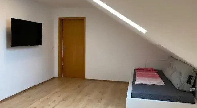 Апартаменты Monteurwohnung mit 3 Schlafzimmern, 5 Einzelbetten, 80qm, EG, zentral Freyung