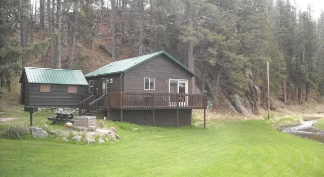 Calamity Peak Lodge, Забронировать Отель Кастер 