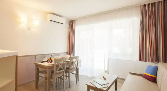 Air-conditioned Studio in Sainte Maxime, Rezervasyon Daire Mimosa Road otoparklı oteller, Otopark