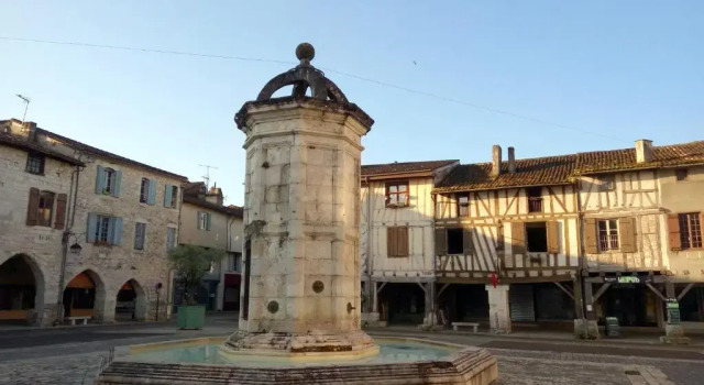 Maison Nº 20, Réserver Hôtel Hôtels à Eymet avec parking, Parking