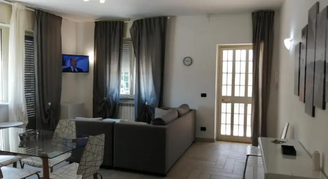Appartamento in centro paese, Prenota Appartamento Hotel a Lazio con parcheggio, Parcheggio