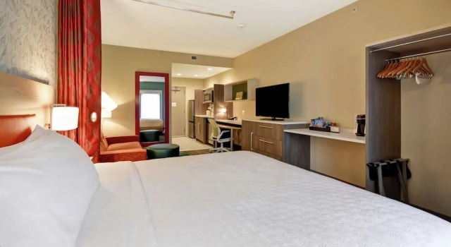 Двухместный студия люкс Premium с балконом Home2 Suites At The Galleria