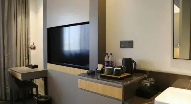 Homeinn Selected Hotel (Linyi Xianggang Road Airport International Convention and Exhibition Center), Prenota Hotel Hotel a Shandong con parcheggio, Parcheggio