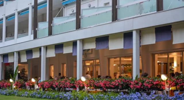 Il Tridente Camping Village, Prenota Campeggio Hotel a Veneto con piscina, Piscina