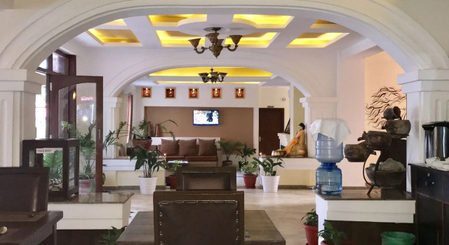 DOM Himalaya Hotel