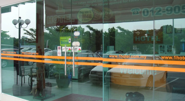 1 Hotel Mahkota Cheras