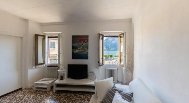 Family Nest Overlooking Lake Como - by Rent All Como, Забронировать Отель Отели Ардженьо с парковкой, Парковка