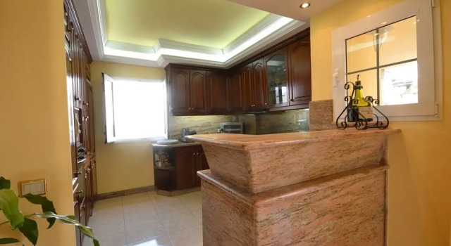 Villa Lovisi 2, Забронировать Вилла Отели Плайя дель Инглес с парковкой, рядом с Экуменический храм Эль-Сальвадор, Парковка