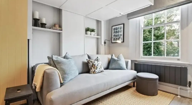Contemporary Studio W/suspended Bed in Camden Town