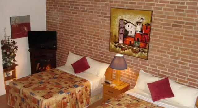 Четырёхместный номер Standard Hotel La Caravelle