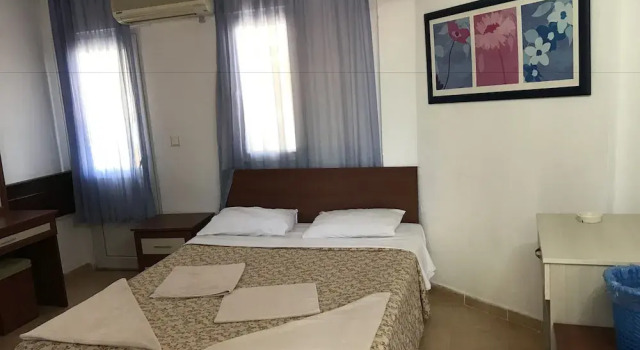 Семейный номер Standard с балконом и с видом на горы Red Rose Hotel