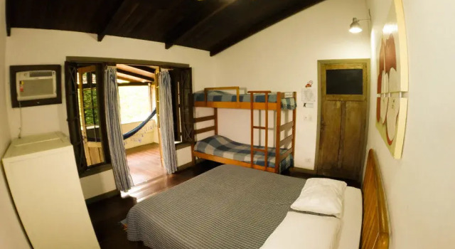 Hostel Central Ilhabela, Забронировать Хостел Отели Ильябела с парковкой, рядом с Municipal Stadium, Парковка