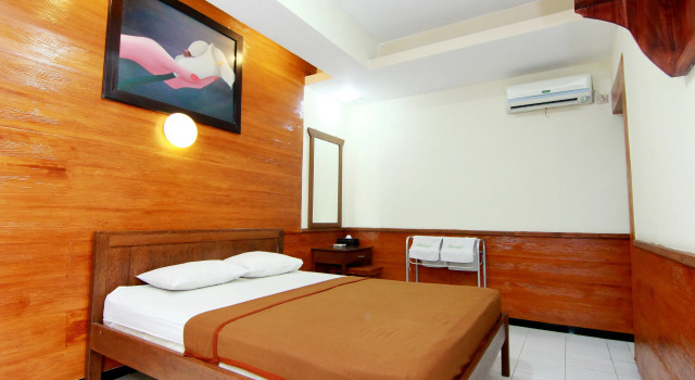 Camera Deluxe The Soemarsono Hotel