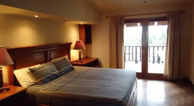 Michaels Surfside Hotel, Забронировать Отель Отели в центре Пунтаренаса, в центре