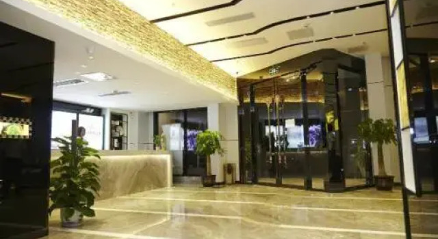 Lavande Hotel -  Gongbei Shuiwan Road Branch, Boek Hotel Hotels in Guangdong met parkeren, Parkeren