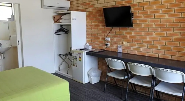 Номер Standard Urangan Motor Inn