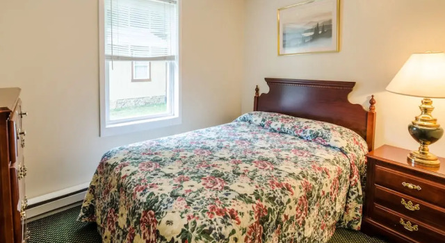 Коттедж Дуплекс с балконом Highland Hills Motel & Cabins