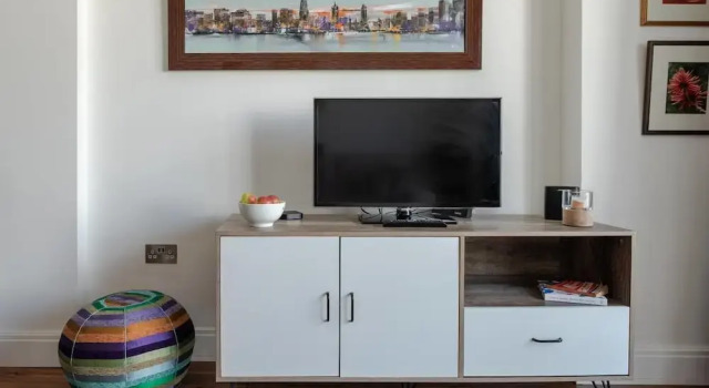 Lovely 1 Bedroom Home With Balcony - 4 Guests!