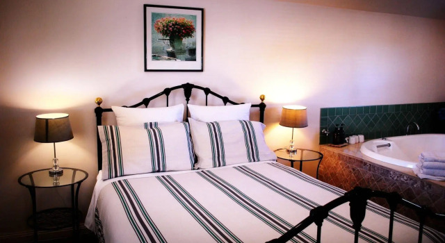 Little Auberge, Varaa Hostelli Hepburn Springs 