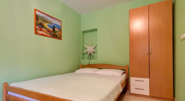 Studio With Pool Near Airport, Reserva ahora Apartamento Hoteles en Tivat County con aparcamiento, Aparcamiento