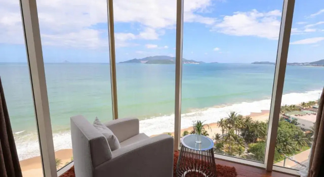 Люкс Superior The Costa Nha Trang Residences