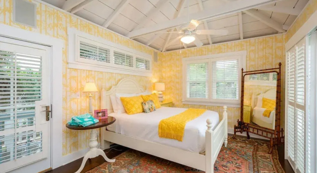Brennecke's Beach Cottage 2 Bedroom Home by Redawning