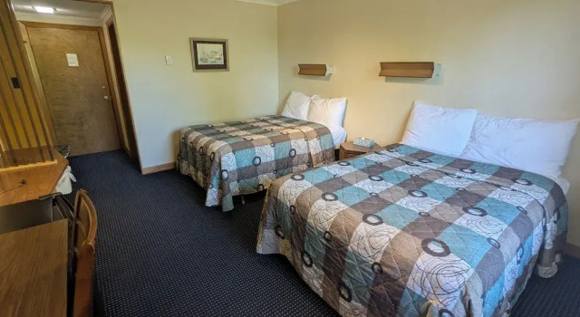 Четырёхместный номер Standard Mariner motor hotel