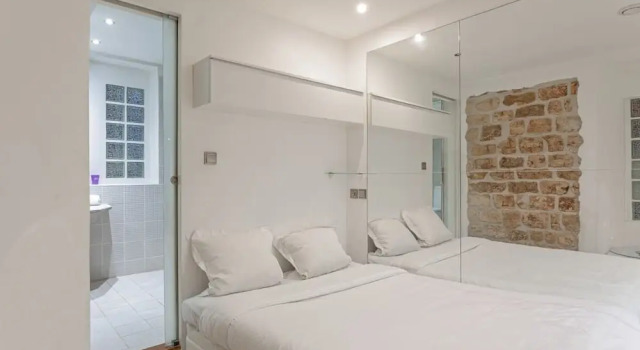 Bright Modern Two-Bed Apartment in Paris