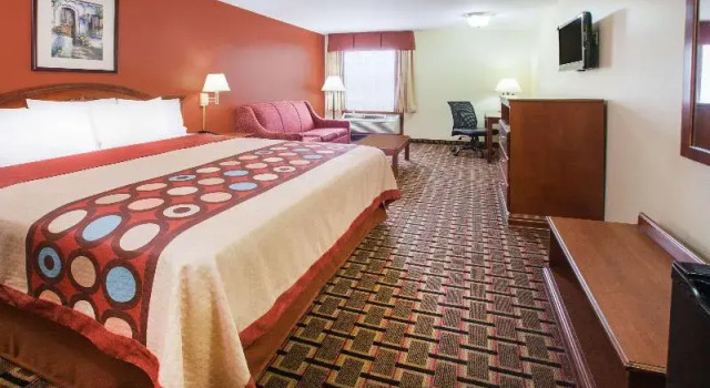 Номер Standard Super 8 by Wyndham White Hall