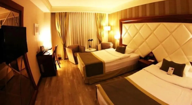 Номер Standard с балконом Adana Plaza Hotel